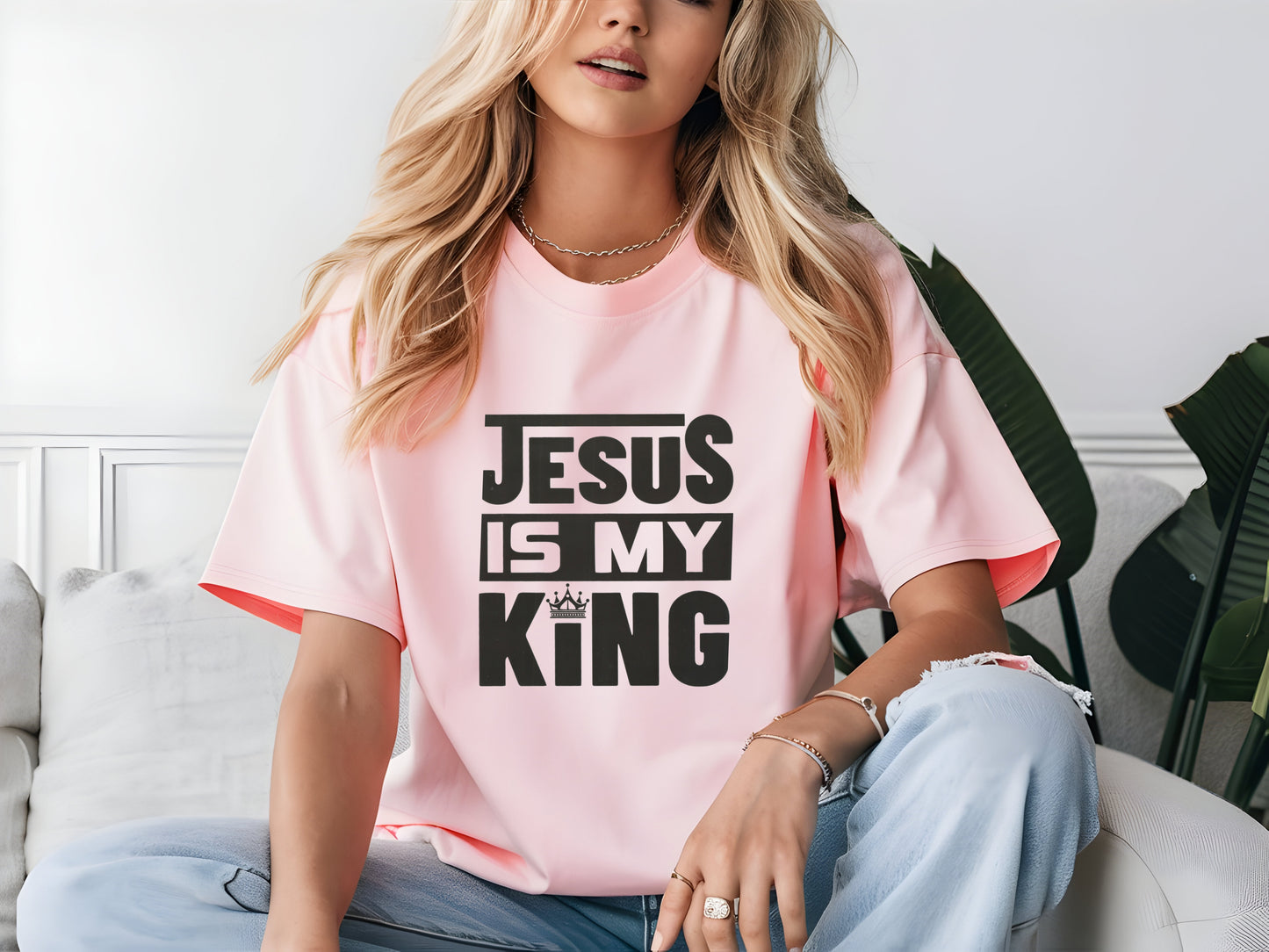 T-Shirt Jesus is King